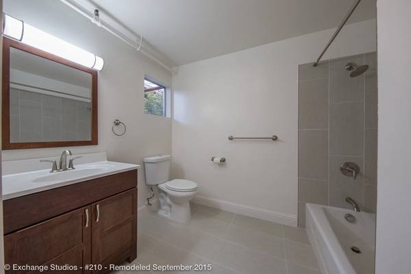 Oakland's top location! Studio - See it to believe it!