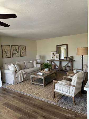 Start Summer In Your New 🏠 - 2 Bed 1 Bath with Balcony