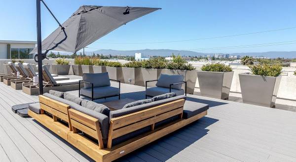 TMLP 15-mo. | Coffee Lounge with WiFi, Retail Onsite, High Ceilings
