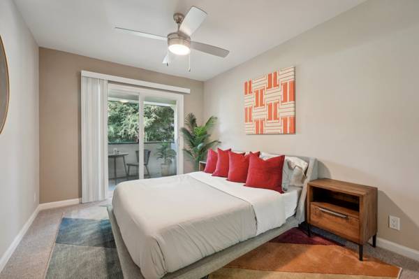 Gated Community, Hot Tub, Granite Countertop