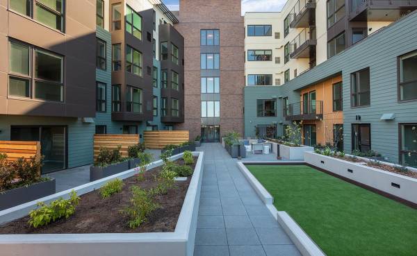 TMLP 15-mo. | Live in Style: 1 BR with Balcony, Rooftop BBQ & Fitness Center