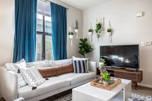 1 bedroom, Custom Wood Cabinetry, Fitness Center