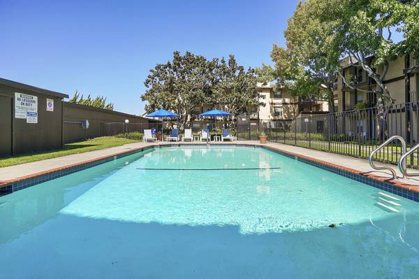 Smoke Free Property-No charge for water