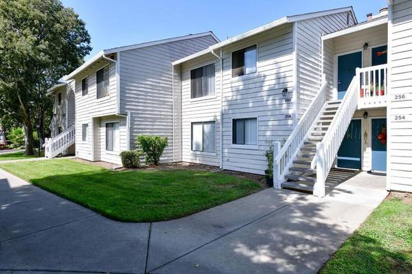 Patio or Balcony, Appliance Package - Stainless Steel*, Private Garage