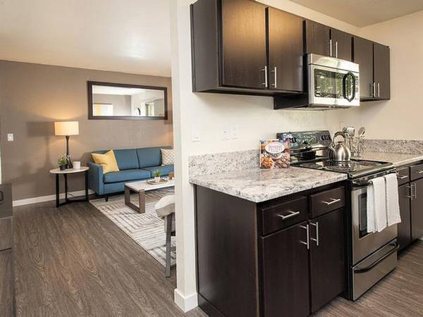 Inviting 2 BR Apartment Steps from Shopping-$500 Off Move-In